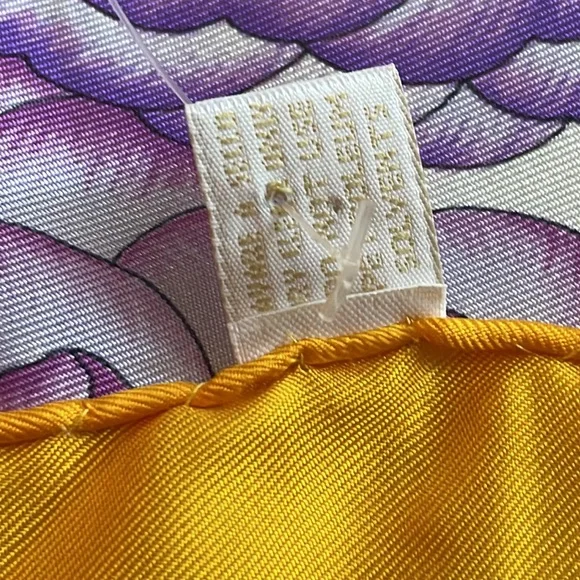 New in box vintage multicolored Gucci silk scarf - Picture 14 of 16